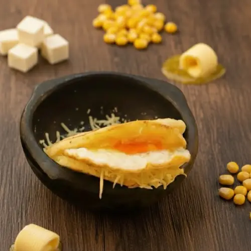 arepa rrellena de huevo frito
