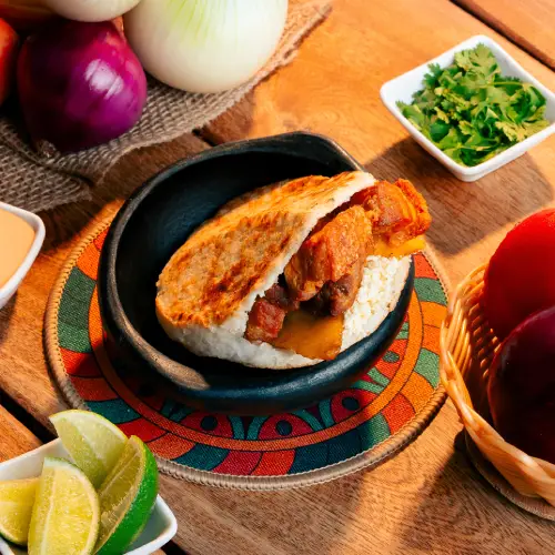 arepa rellena chicharron